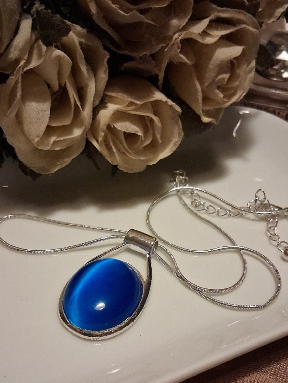 Silver Necklace with Bright Blue Oval Cats Eye Pendant 16-22" Adjustable - Picture 2 of 9